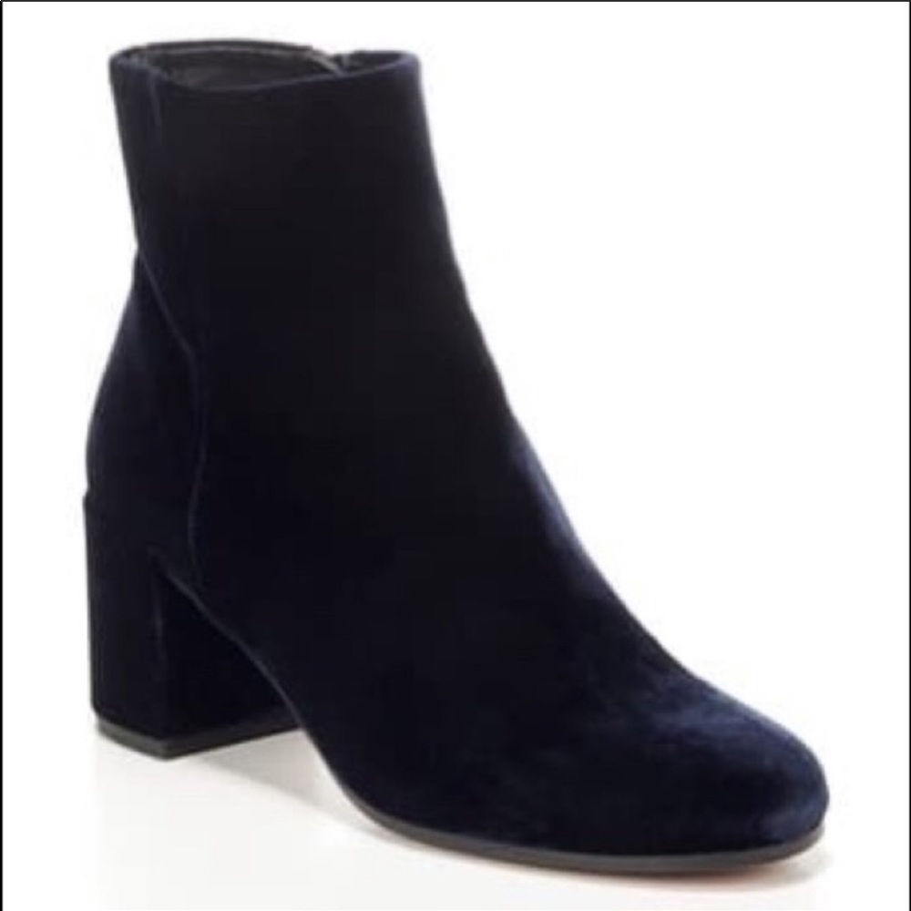 VINCE Blakely Blue Velvet 7.5 Booties